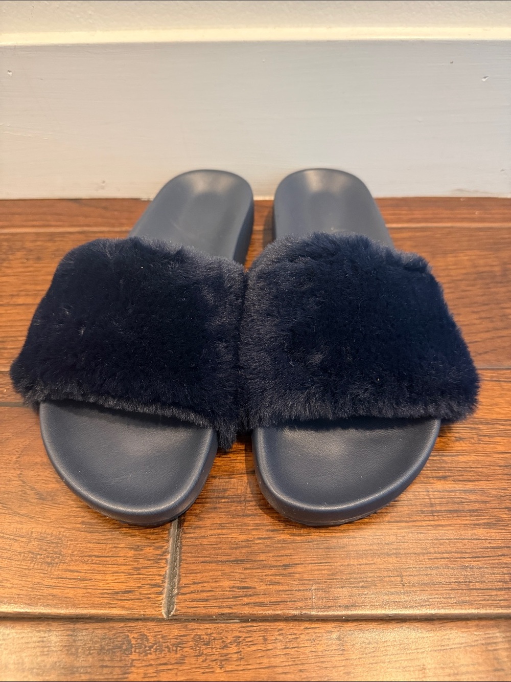 J.Crew Single Strap Fluffy Sandal, Navy, Size 7 — Style BA189